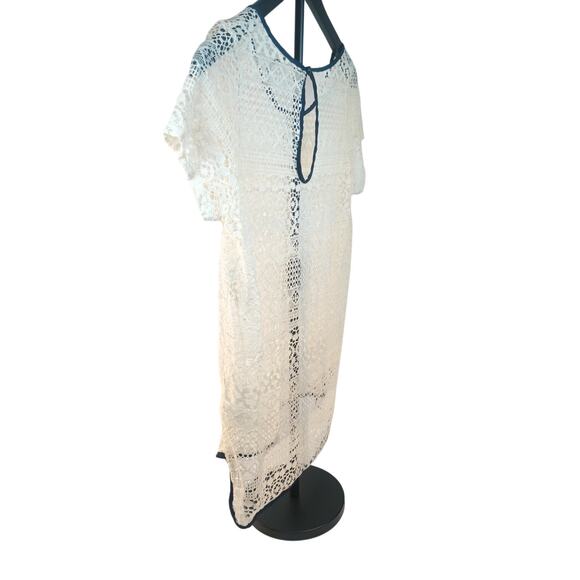 PAPER CRANE Medium White See through Lace Short sleeve shirt with navy trim - Picture 6 of 7